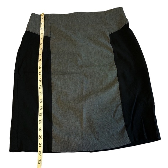 VAN HEUSEN Skirt Women's Size US4 Black Stretch Extensible Solid Grid Print - Picture 4 of 9